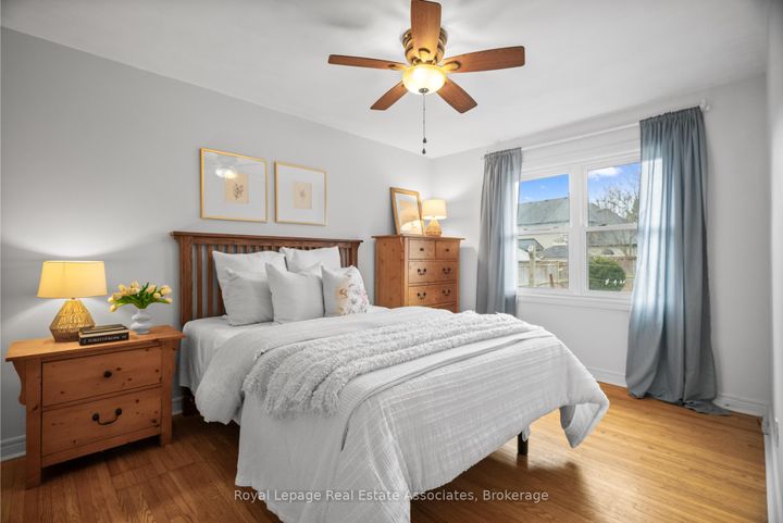 Photo 17 at 14 Hopkins Court, Dundas, Hamilton