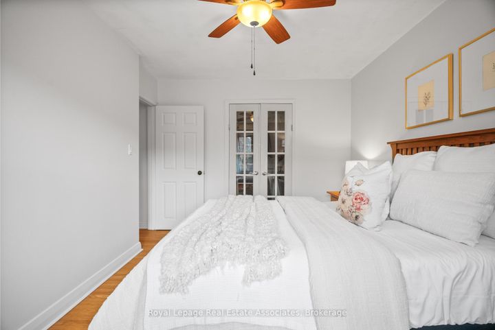 Photo 18 at 14 Hopkins Court, Dundas, Hamilton
