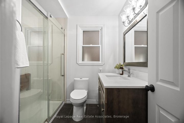 Photo 19 at 14 Hopkins Court, Dundas, Hamilton