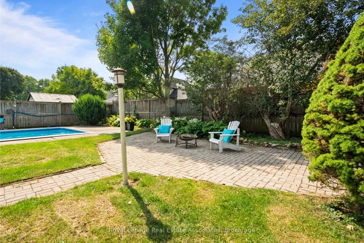 Photo 36 at 14 Hopkins Court, Dundas, Hamilton