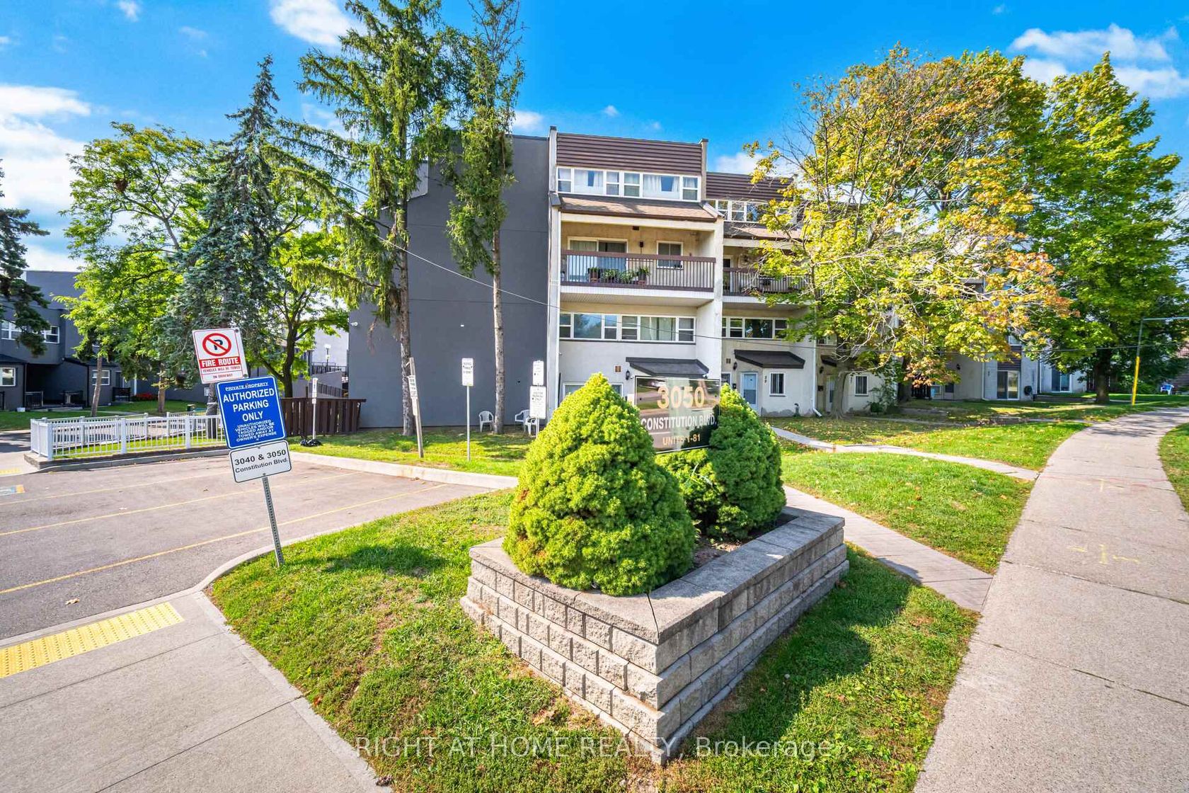 79 - 3050 Constitution Boulevard, Applewood, Mississauga 