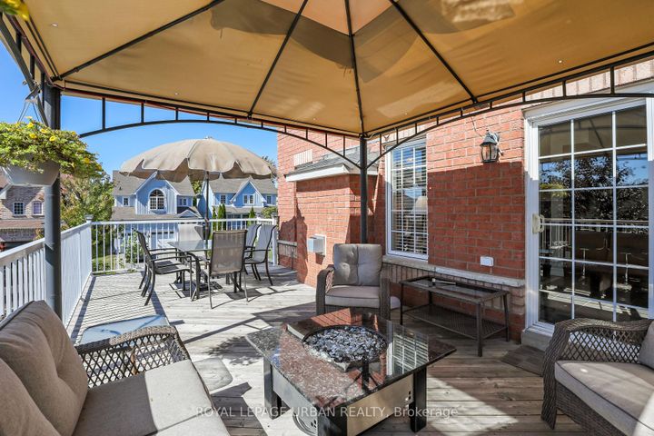 Photo 2 at 1081 Keswick Court, Pinecrest, Oshawa