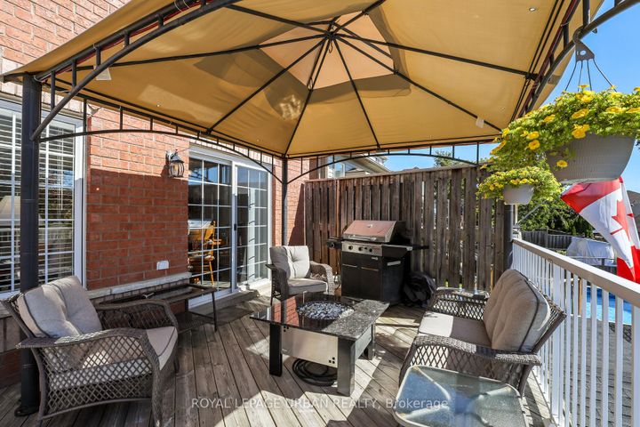 Photo 6 at 1081 Keswick Court, Pinecrest, Oshawa
