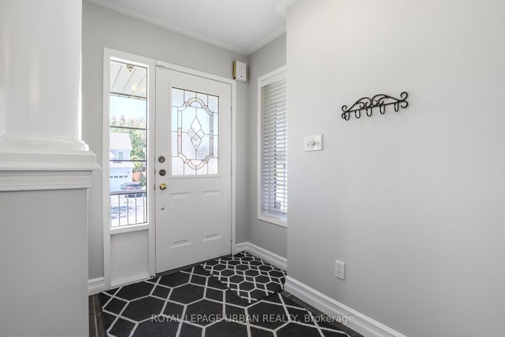 Photo 9 at 1081 Keswick Court, Pinecrest, Oshawa