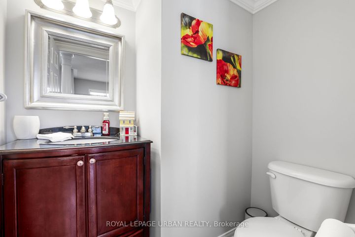 Photo 10 at 1081 Keswick Court, Pinecrest, Oshawa