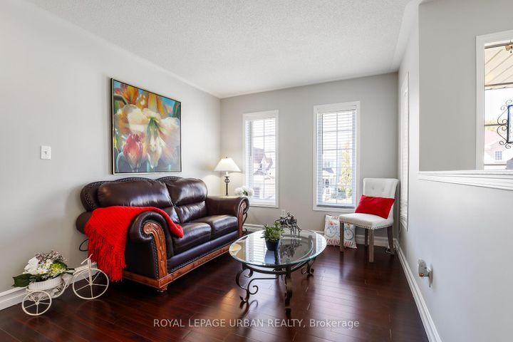 Photo 11 at 1081 Keswick Court, Pinecrest, Oshawa