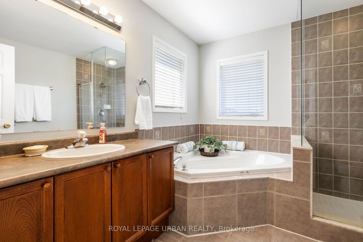 Photo 29 at 1081 Keswick Court, Pinecrest, Oshawa