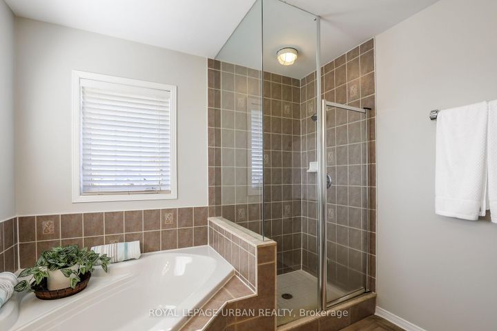 Photo 30 at 1081 Keswick Court, Pinecrest, Oshawa