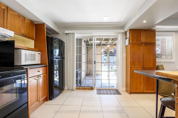 Photo 37 at 1081 Keswick Court, Pinecrest, Oshawa