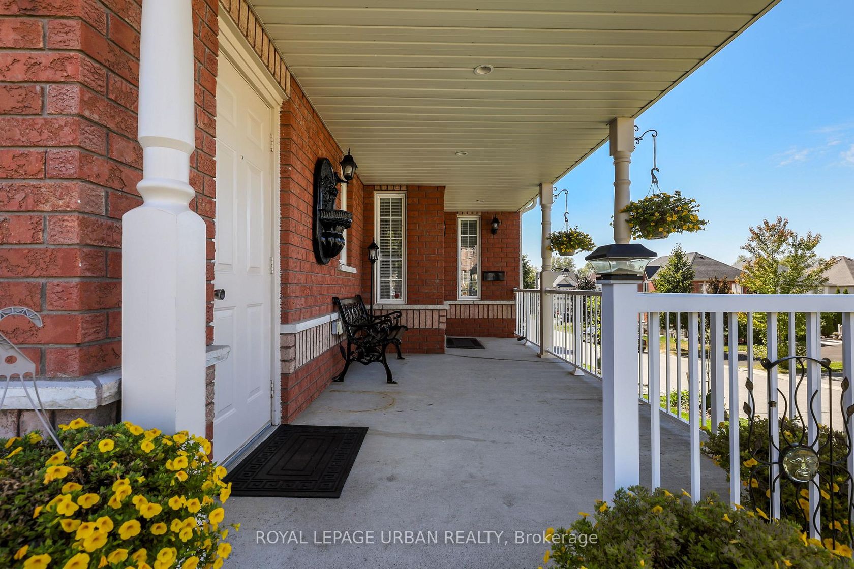 1081 Keswick Court, Pinecrest, Oshawa 2