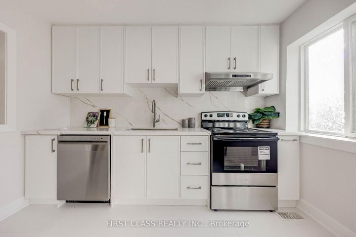 Photo 9 at 214 Linden Avenue, Kennedy Park, Toronto