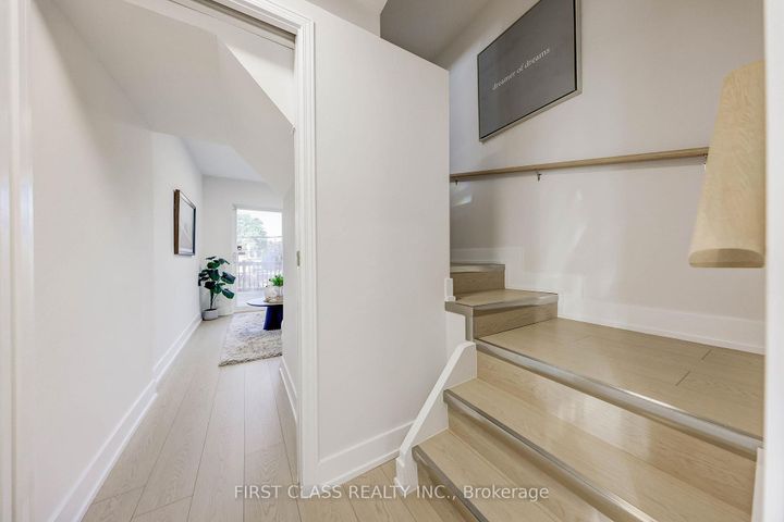 Photo 16 at 214 Linden Avenue, Kennedy Park, Toronto