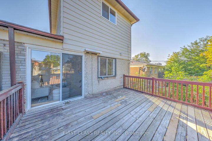 Photo 34 at 214 Linden Avenue, Kennedy Park, Toronto