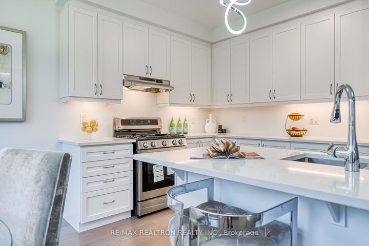 Photo 21 at 63 Greenridge Crescent, Victoria Square, Markham