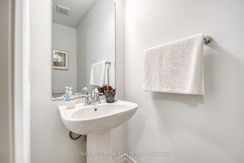 Photo 9 at 63 Greenridge Crescent, Victoria Square, Markham