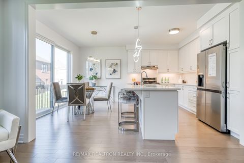 Photo 17 at 63 Greenridge Crescent, Victoria Square, Markham