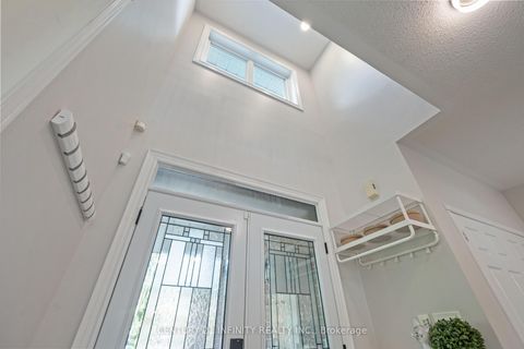 Photo 3 at 973 Mountview Court, Pinecrest, Oshawa