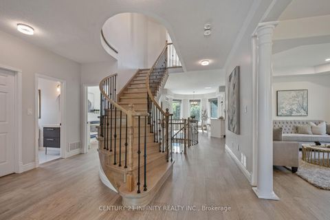 Photo 4 at 973 Mountview Court, Pinecrest, Oshawa