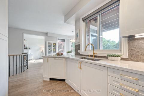 Photo 13 at 973 Mountview Court, Pinecrest, Oshawa