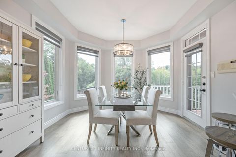 Photo 14 at 973 Mountview Court, Pinecrest, Oshawa