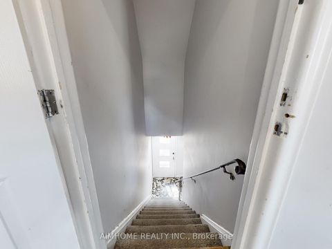 Photo 21 at 61 Talbot Road, Newtonbrook West, Toronto
