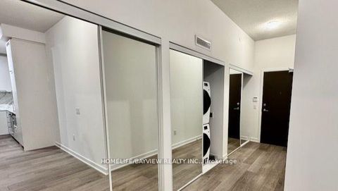 Photo 3 at #512 - 38 Honeycrisp Crescent N, Vaughan Corporate Centre, Vaughan