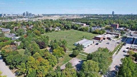 Photo 45 at 11 Uplands Avenue, Uplands, Vaughan