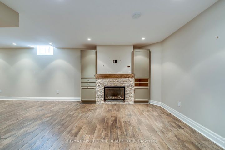 Photo 42 at 2491 Logan Avenue, RO River Oaks, Oakville