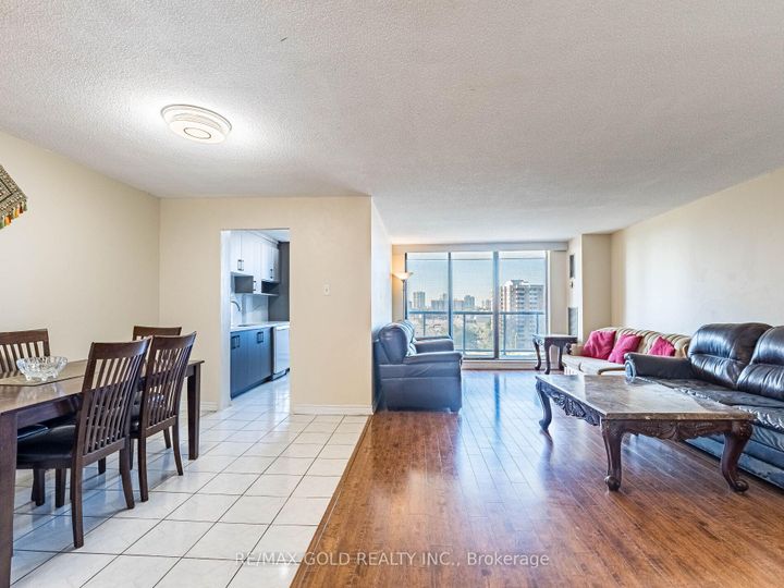 Photo 8 at 1010 - 17 Knightsbridge Road, Queen Street Corridor, Brampton