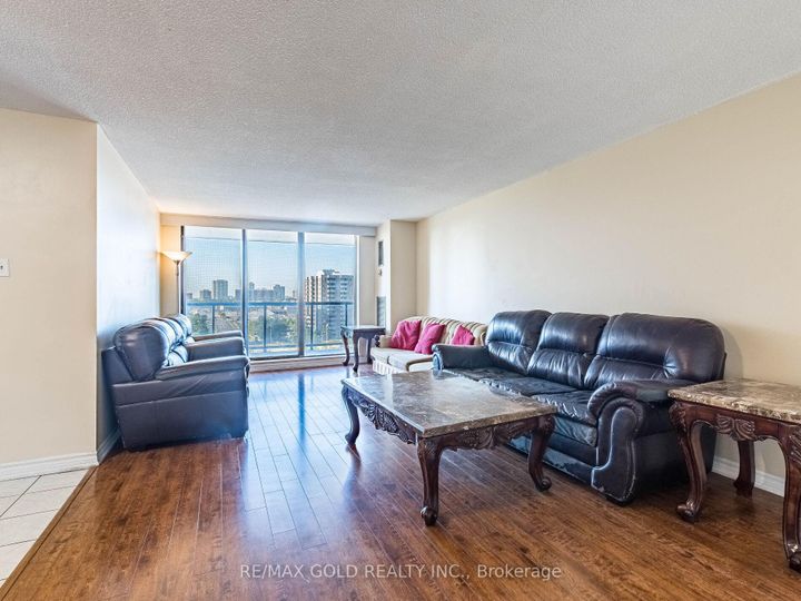 Photo 10 at 1010 - 17 Knightsbridge Road, Queen Street Corridor, Brampton