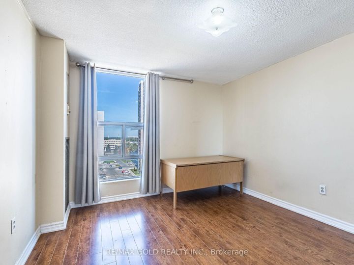 Photo 35 at 1010 - 17 Knightsbridge Road, Queen Street Corridor, Brampton