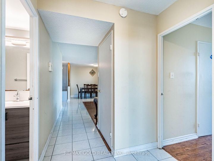 Photo 42 at 1010 - 17 Knightsbridge Road, Queen Street Corridor, Brampton