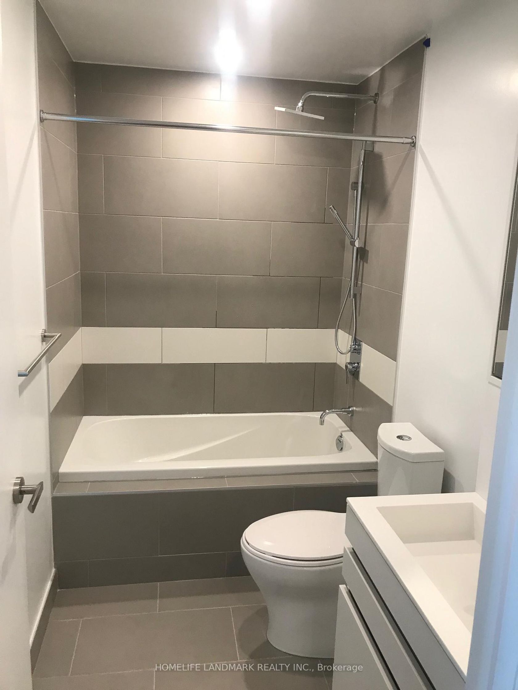 Photo 8 at 1611 - 197 yonge Street, Yonge Corridor, Toronto Photo 8 at 1611 - 197 yonge Street, Yonge Corridor, Toronto