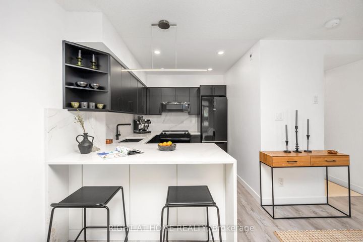 Photo 6 at 4304 - 43 SUDBURY Street, Niagara, Toronto