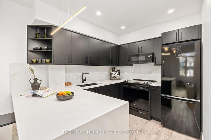 Photo 7 at 4304 - 43 SUDBURY Street, Niagara, Toronto