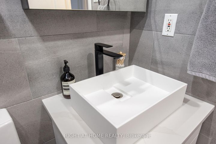 Photo 31 at 4304 - 43 SUDBURY Street, Niagara, Toronto