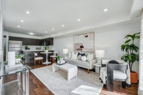 Photo 4 at 12 - 15 Hays Boulevard, RO River Oaks, Oakville