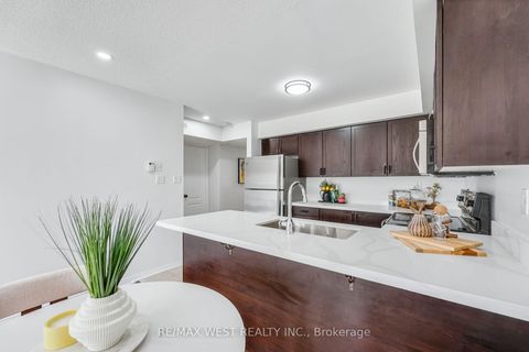 Photo 10 at 12 - 15 Hays Boulevard, RO River Oaks, Oakville