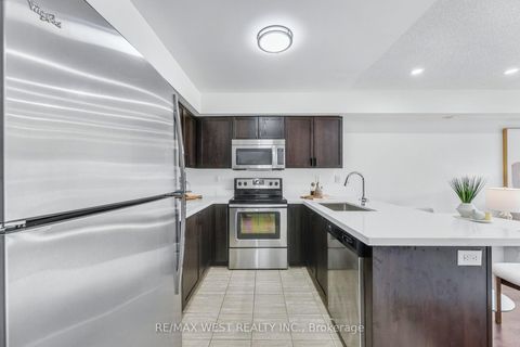 Photo 11 at 12 - 15 Hays Boulevard, RO River Oaks, Oakville