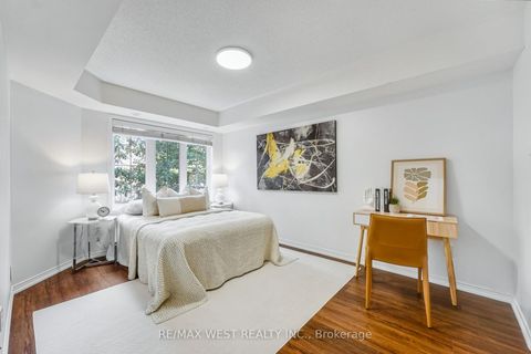 Photo 15 at 12 - 15 Hays Boulevard, RO River Oaks, Oakville
