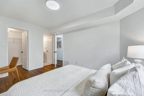 Photo 16 at 12 - 15 Hays Boulevard, RO River Oaks, Oakville