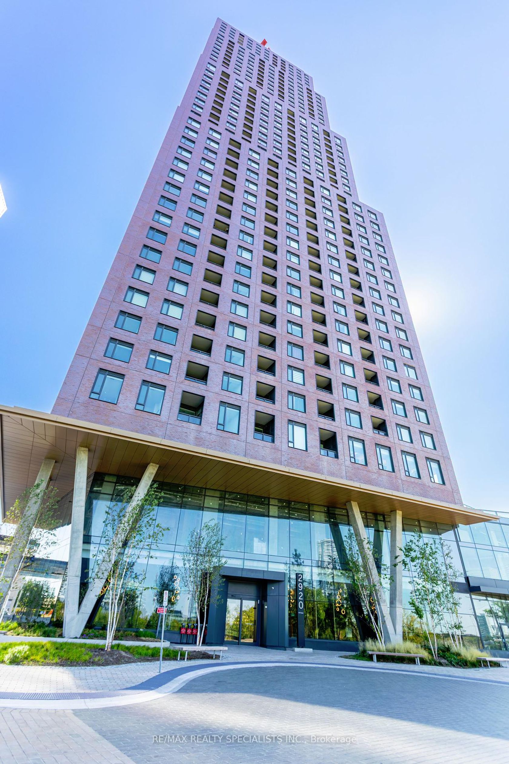 1504 - 2920 Highway 7, Concord, Vaughan 