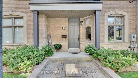 Photo 1 at 10 Henry Peters Lane, East Woodbridge, Vaughan