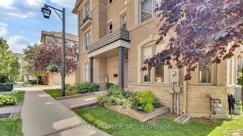 Photo 2 at 10 Henry Peters Lane, East Woodbridge, Vaughan