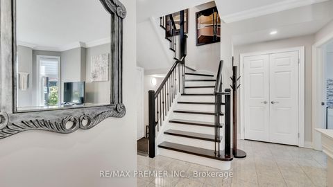 Photo 11 at 10 Henry Peters Lane, East Woodbridge, Vaughan