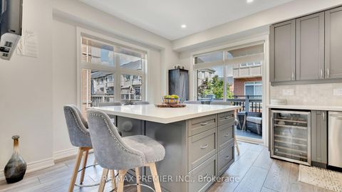 Photo 19 at 10 Henry Peters Lane, East Woodbridge, Vaughan
