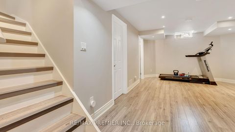 Photo 38 at 10 Henry Peters Lane, East Woodbridge, Vaughan