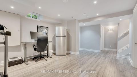 Photo 39 at 10 Henry Peters Lane, East Woodbridge, Vaughan