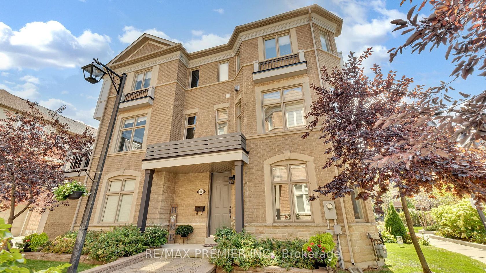 10 Henry Peters Lane, East Woodbridge, Vaughan 
