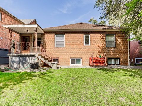 Photo 35 at 397 Cortleigh Boulevard, Nortown, Toronto